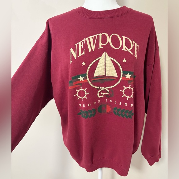 Hanes 90s Newport Rhode Island Red Graphic Sweatshirt - Picture 7 of 8